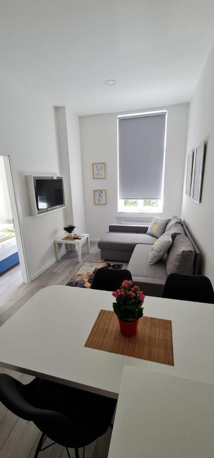Mika Apartment And Studios Загреб Екстериор снимка