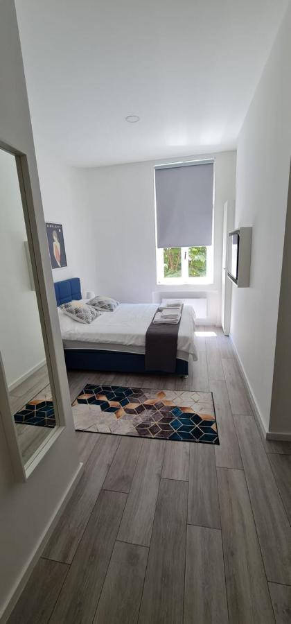 Mika Apartment And Studios Загреб Екстериор снимка