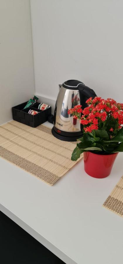 Mika Apartment And Studios Загреб Екстериор снимка