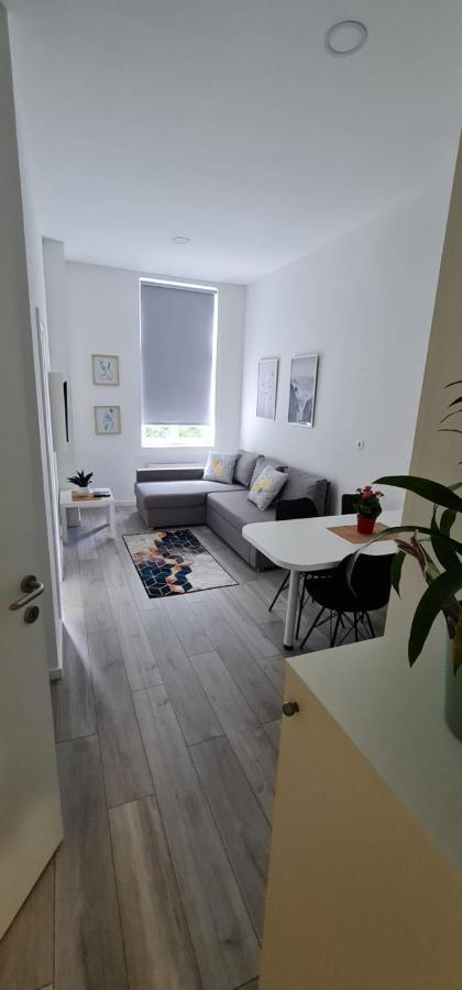 Mika Apartment And Studios Загреб Екстериор снимка